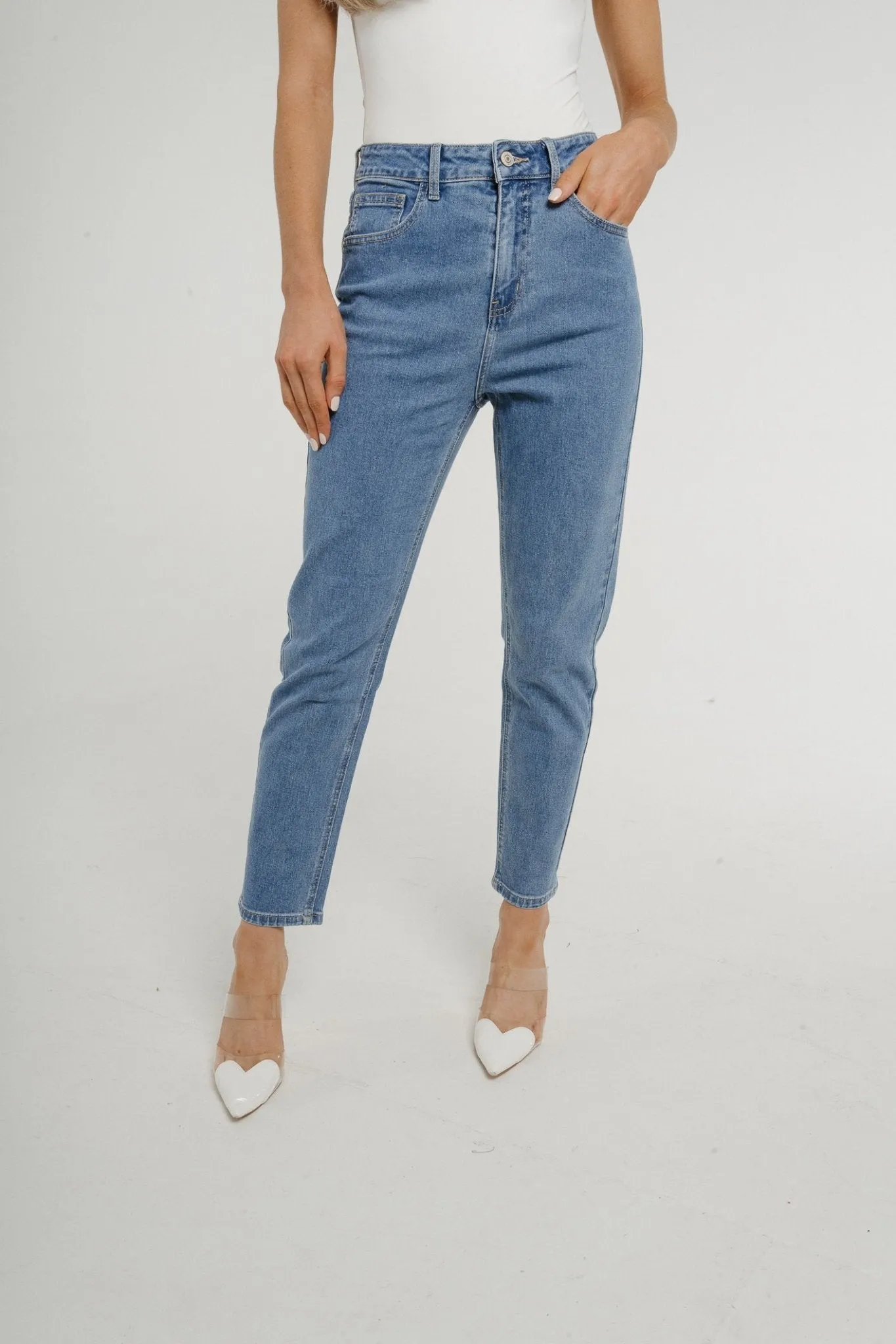 Cindy High Waist Mom Jean In Mid Wash