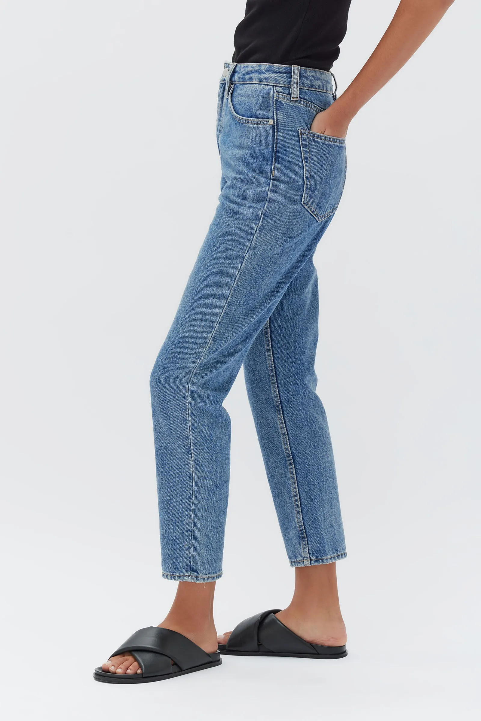 Signature Slim Jean